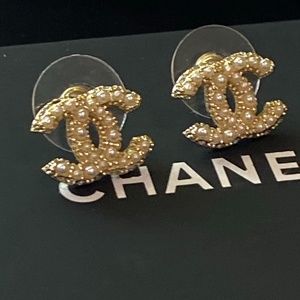 Perite Golden Earrings pearls CHANEL authentic